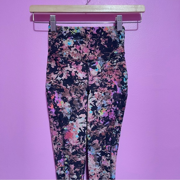 Lululemon Base Pace High-Rise Crop 23" Leggings Size 0 Stencil Blossom Red Multi - Picture 3 of 13